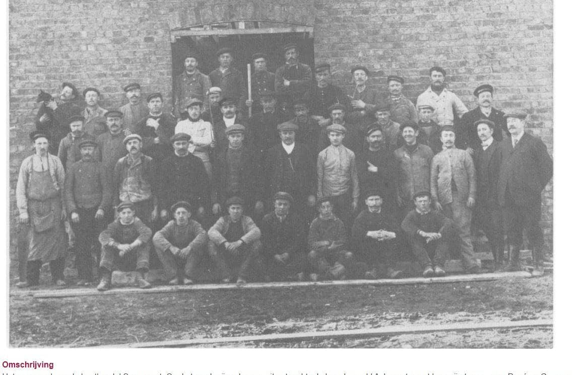 Staff of the Snauwaert timber import company in Ostend, 1910